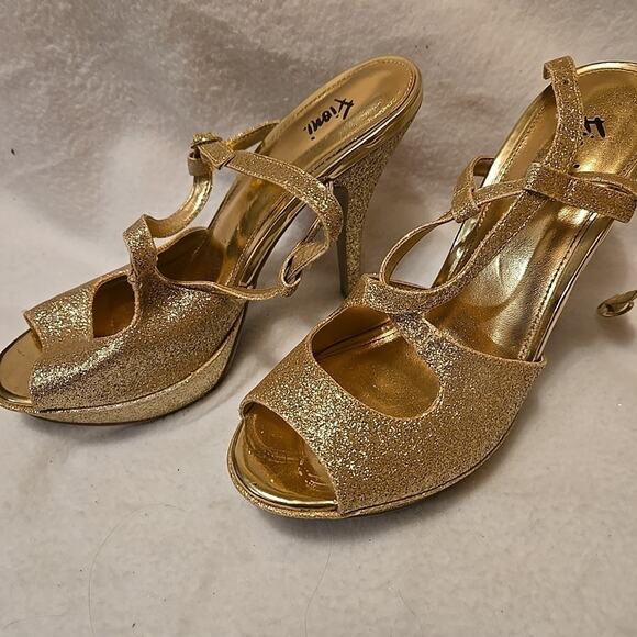 Fioni Shoes - Fioni Gold Heels Size 7